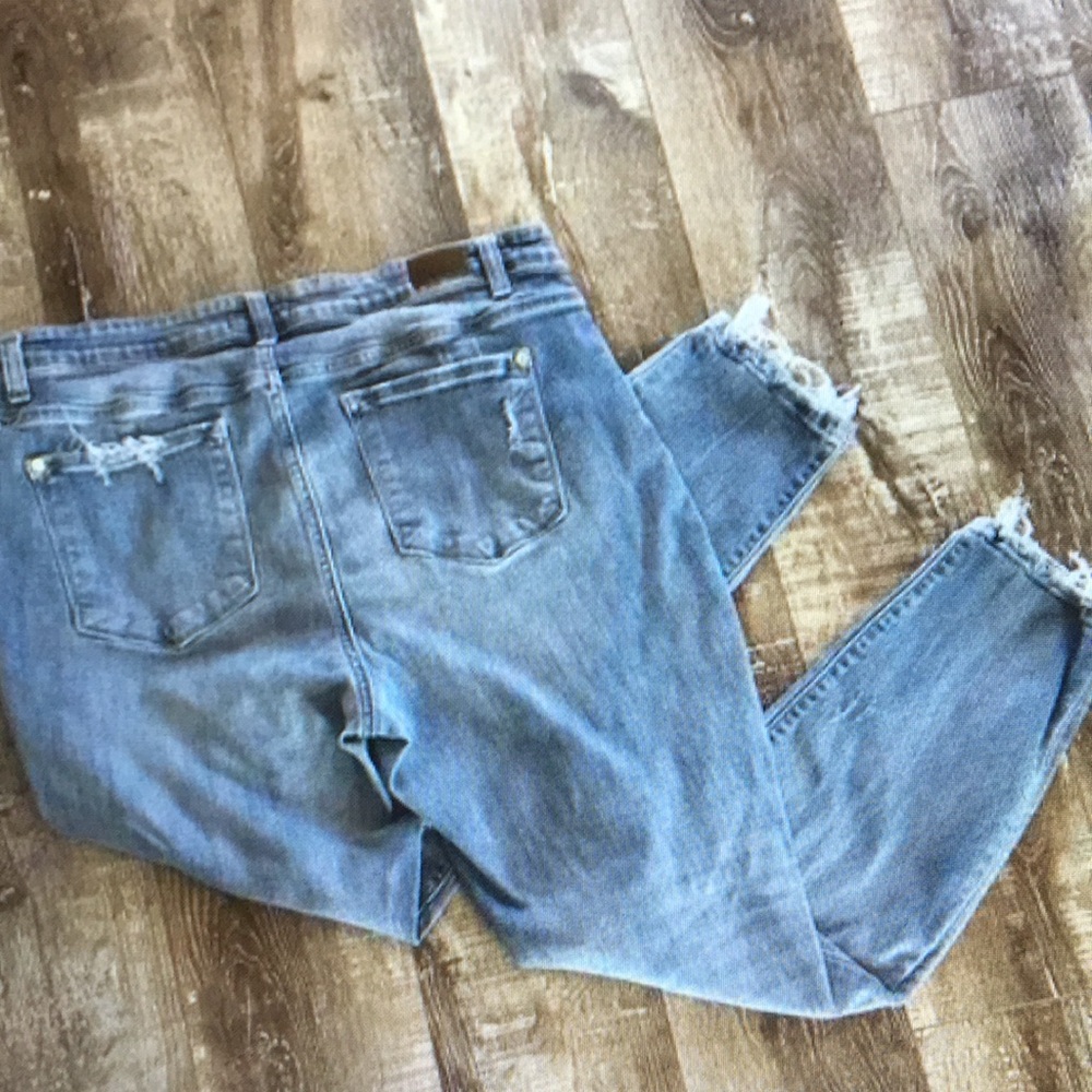 Judy Blue Light Blue Distressed Women Jeans